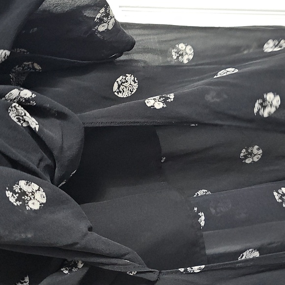 Club Monaco - Picture 3 of 4